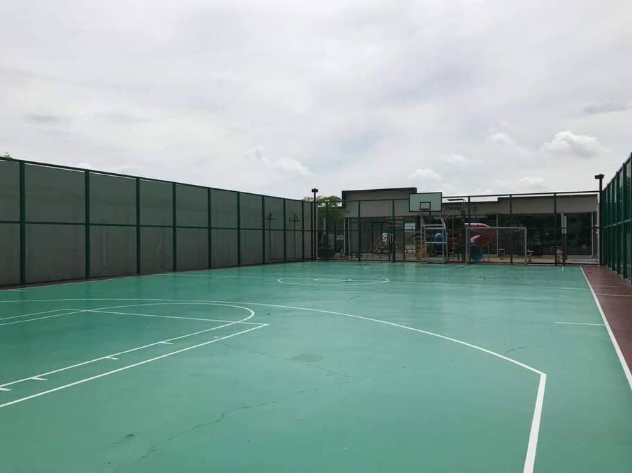 Ss Condostay Residensi Lili, Nilai Nearby Klia, Usim - Infinity Pool, Wifi, Smart Tv Exterior foto