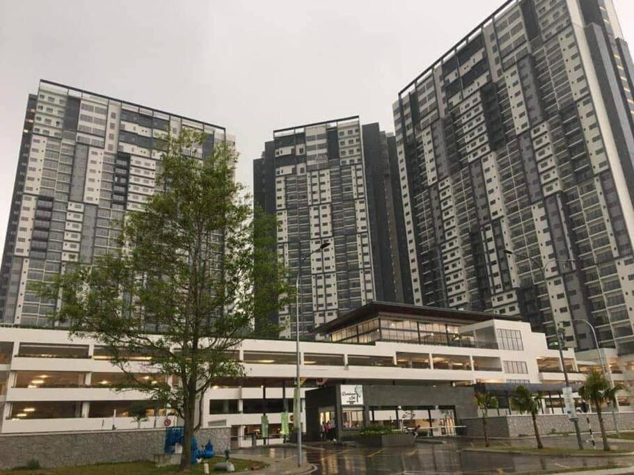 Ss Condostay Residensi Lili, Nilai Nearby Klia, Usim - Infinity Pool, Wifi, Smart Tv Exterior foto