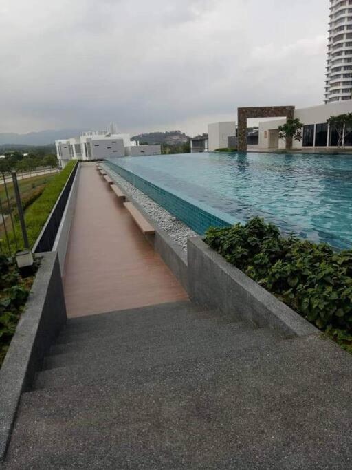 Ss Condostay Residensi Lili, Nilai Nearby Klia, Usim - Infinity Pool, Wifi, Smart Tv Exterior foto